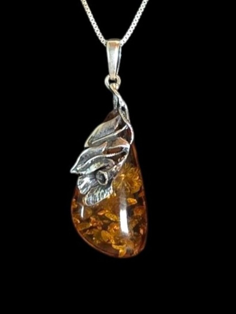 Elegant Vintage Art Nouveau 925 Silver Natural Baltic Amber Lily Flower Pendant